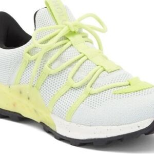 Mens sports shoes